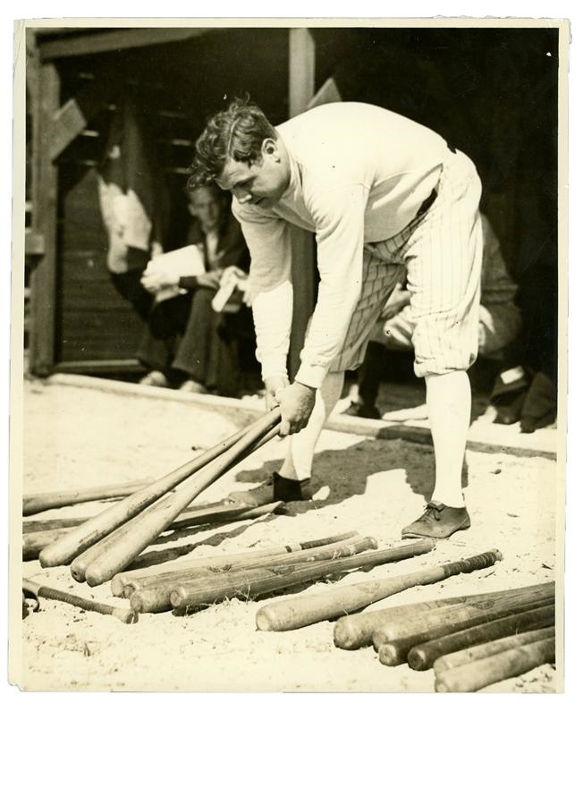 - 1927 Babe Ruth Choses His Bat Photograph (Type I)