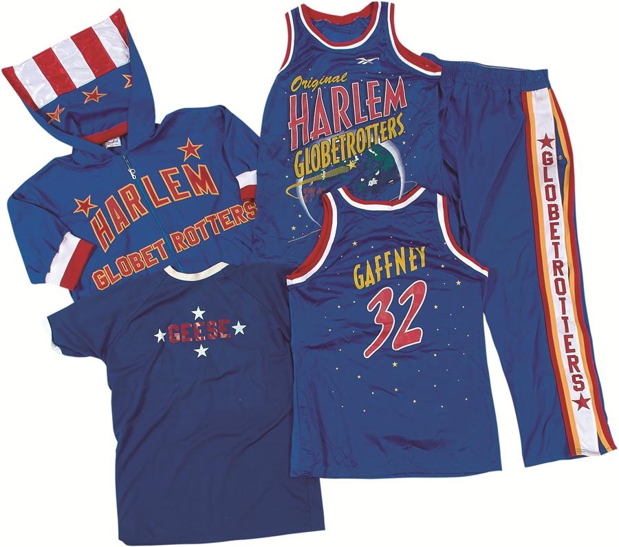 - Geese Ausbie 1960s-80s Harlem Globetrotter Uniforms (5)