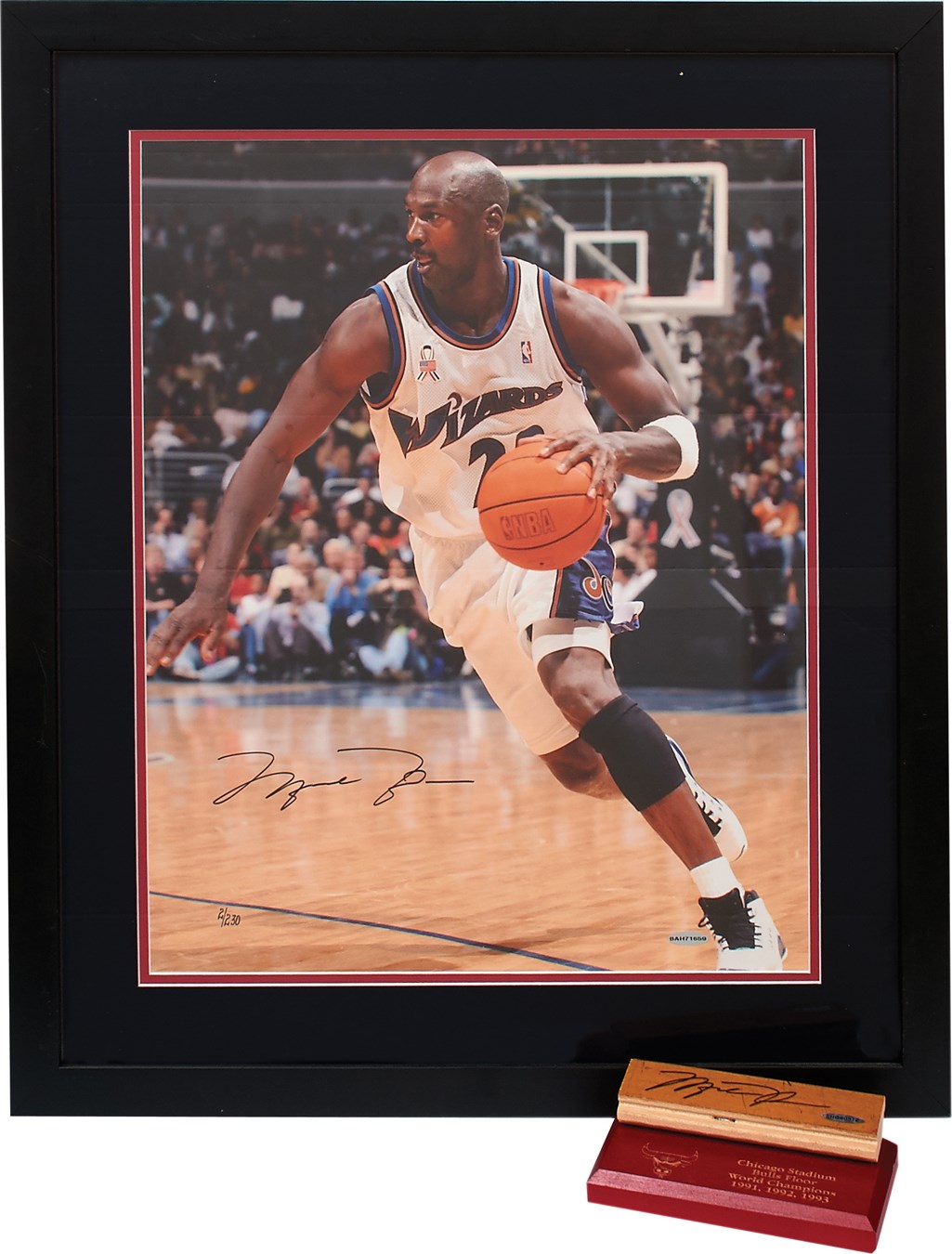 Basketball - Michael Jordan Signed Photo & Bulls Game Used Floor Plaque (UDA)