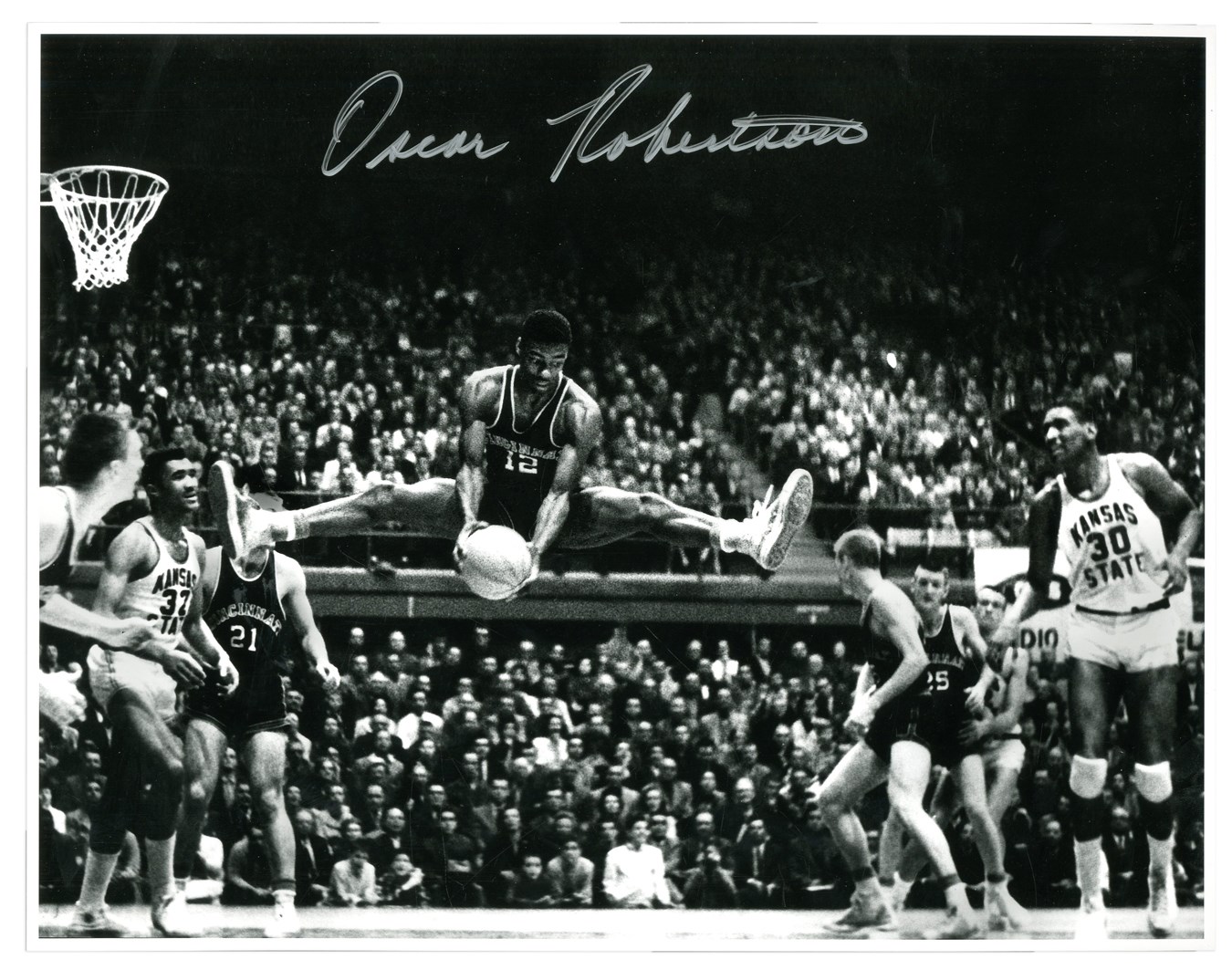 Basketball - Oscar Robertson 11x14" Signed "Split" Photograph (PSA)