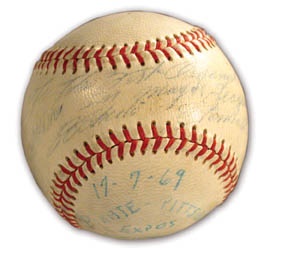 Clemente and Pittsburgh Pirates - 1969 Roberto Clemente Single Signed Baseball