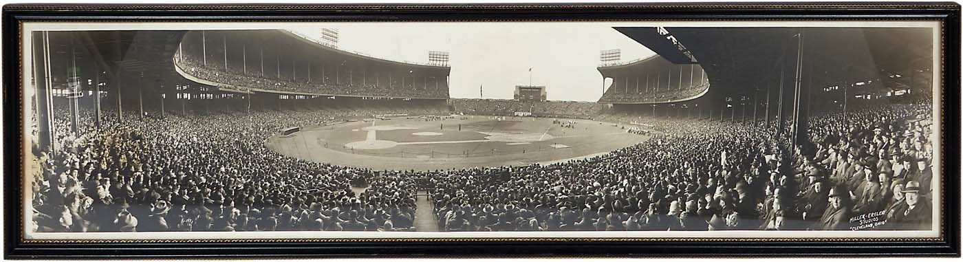 Football - 1948 Cleveland Browns Panoramic Photograph