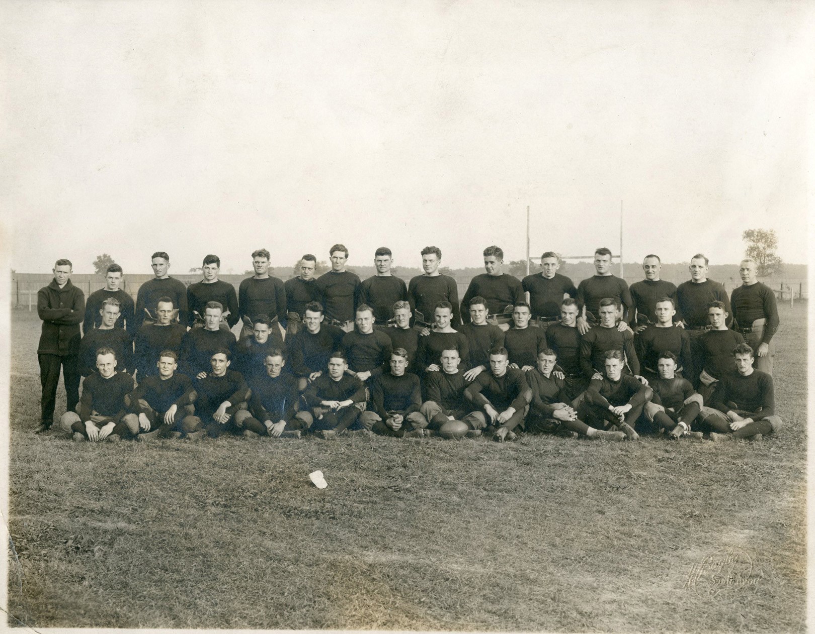 Football - 1913 Notre Dame Football Team Photo w/Knute Rockne
