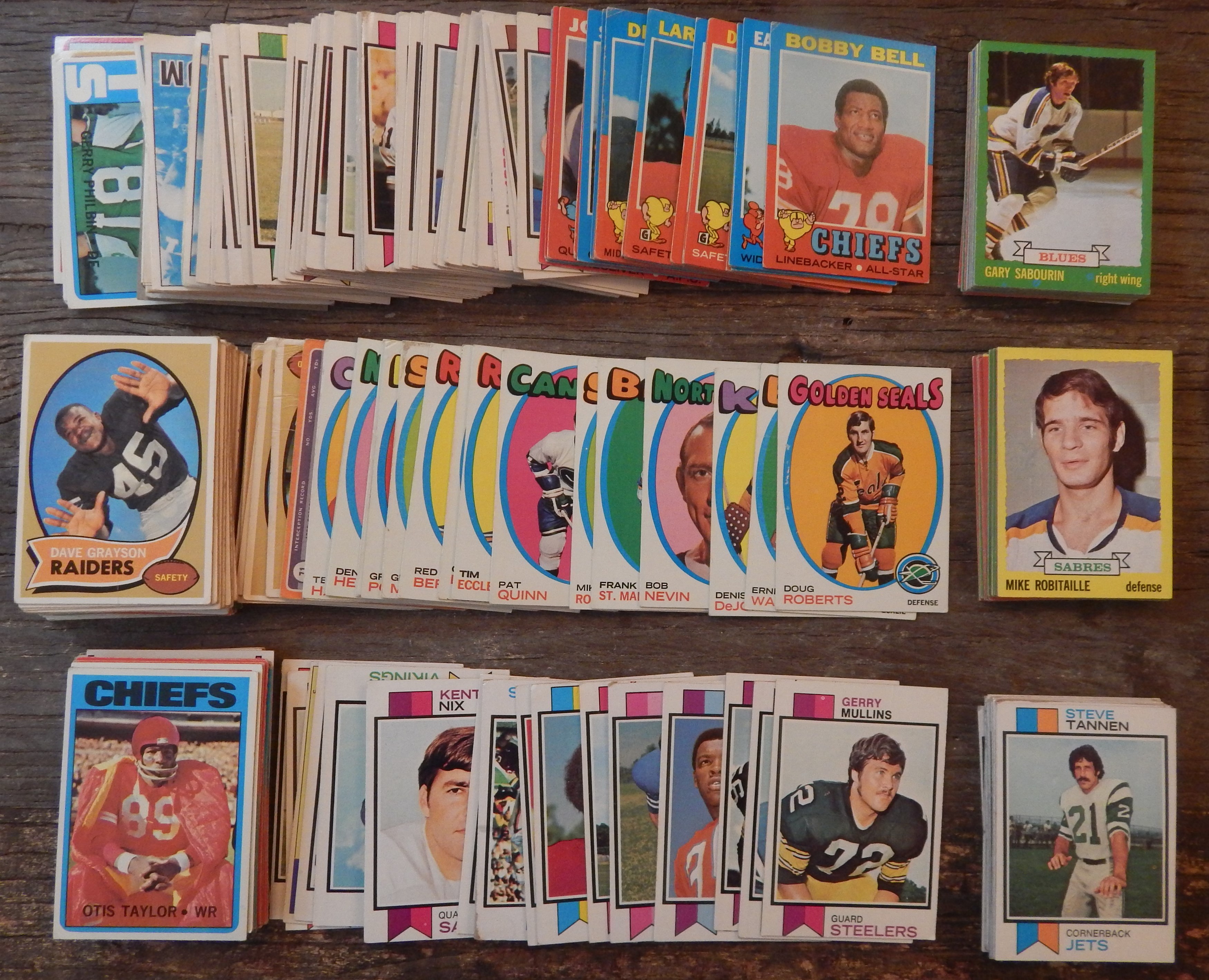 - 1970 - 1974 Topps Football and Hockey Collection of 1,000 Cards