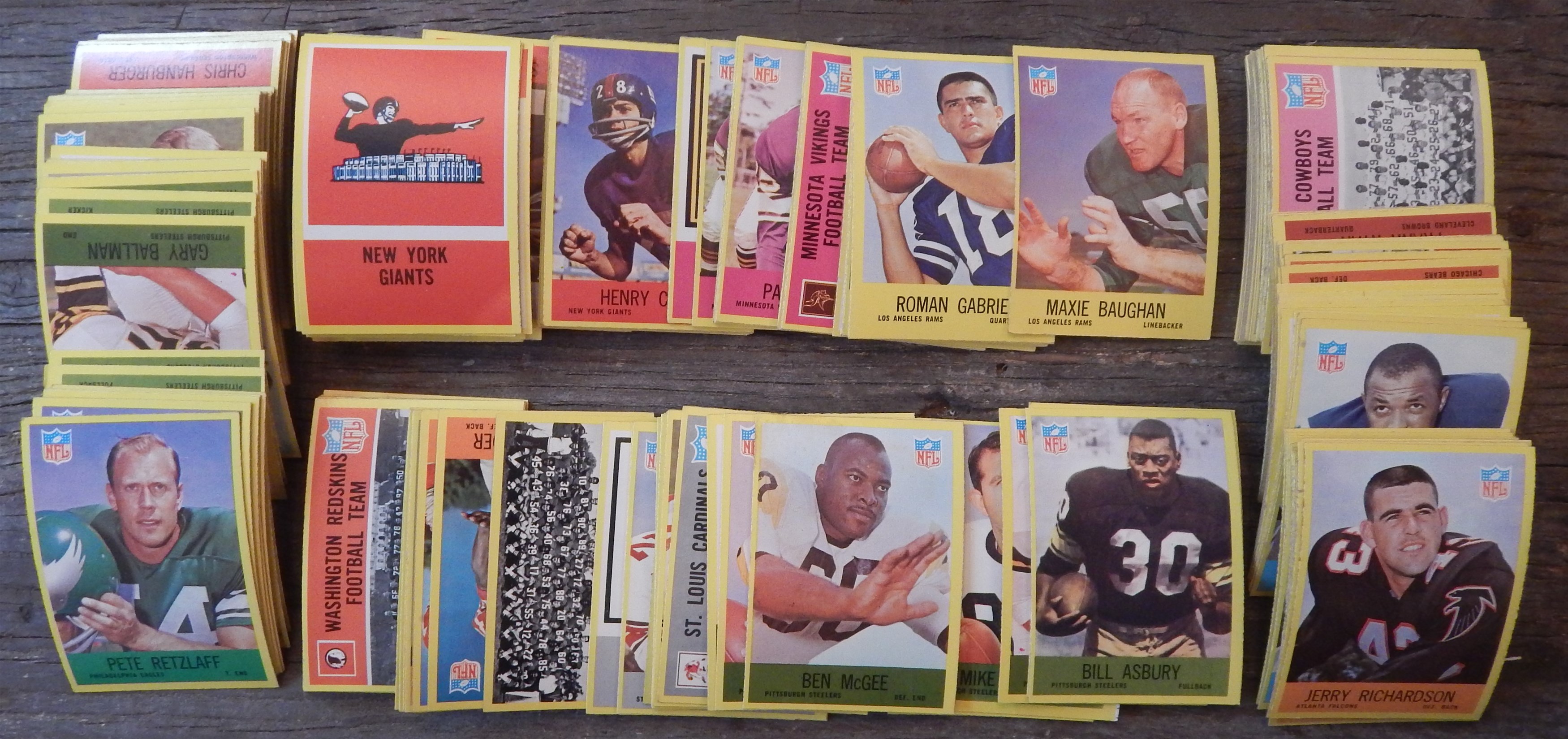 - 1967 Philadelphia Football Collection of 1,200+ Cards