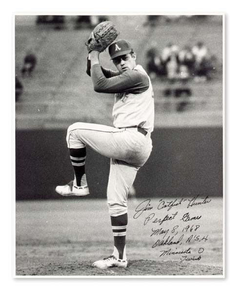 - Vintage Catfish Hunter Signed Perfect Game Photograph (8x10”)