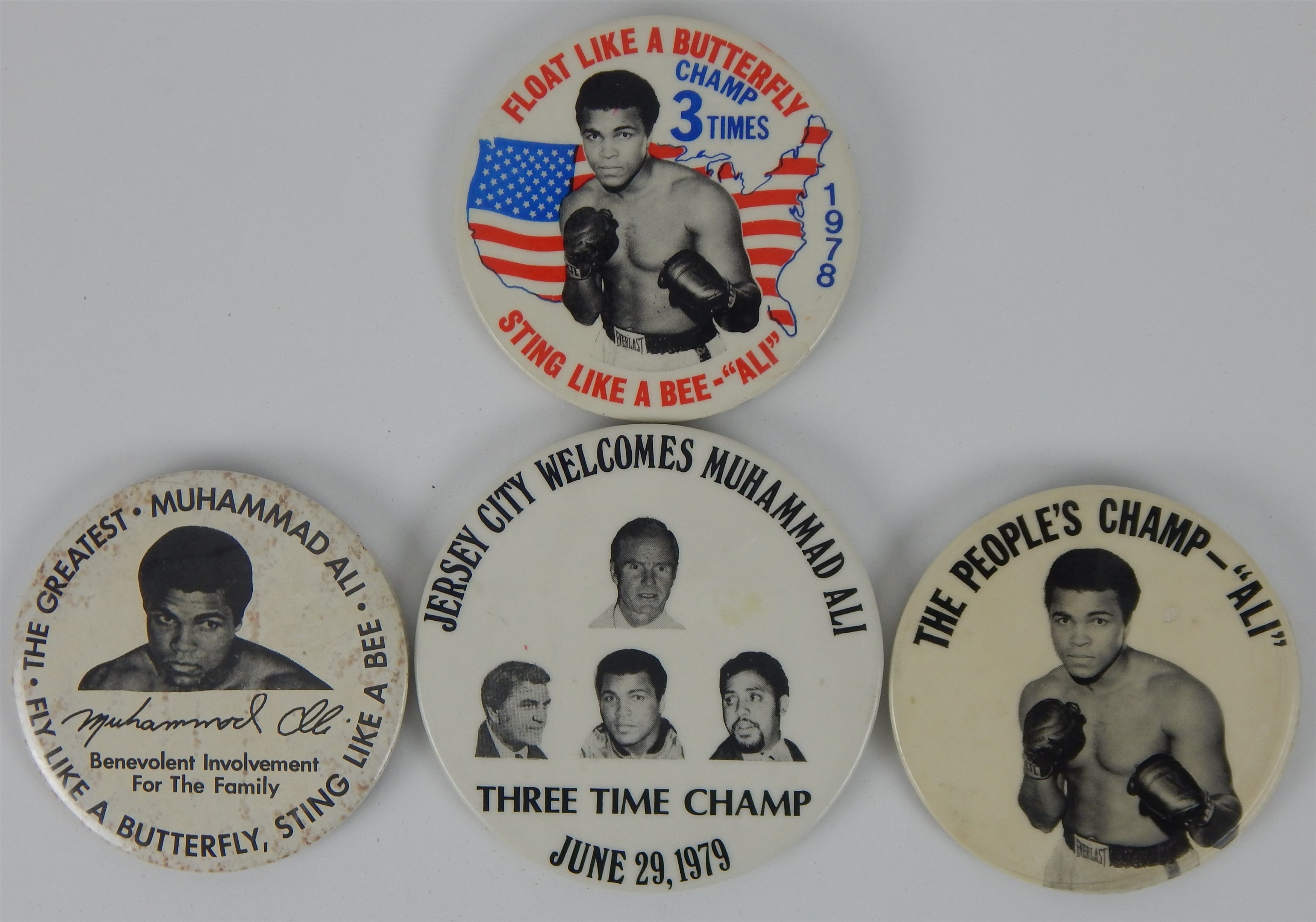 Muhammad Ali & Boxing - Muhammad Ali Vintage Pin Back Buttons (4)
