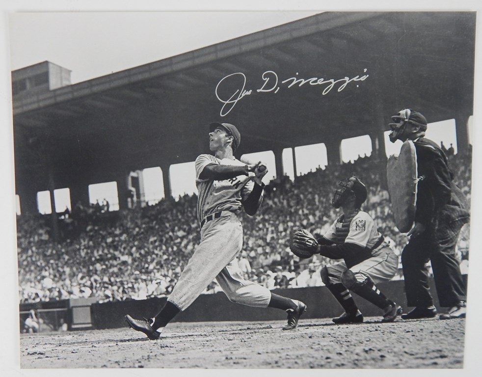Baseball Autographs - 1939 Joe Dimaggio Oversized Signed Photo (PSA LOA)