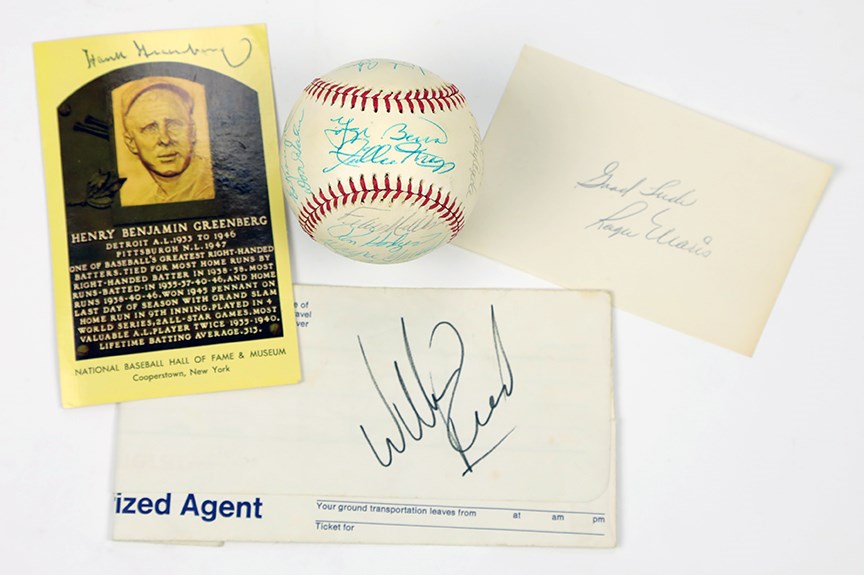 Baseball Autographs - Baseball Autograph Collection w/Roger Maris (4)