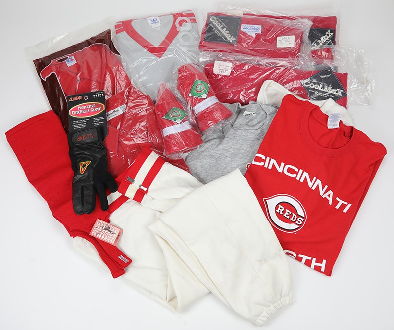 Baseball Memorabilia - Cincinnati Reds Unused Team Issue Clothing From The Bernie Stowe Collection