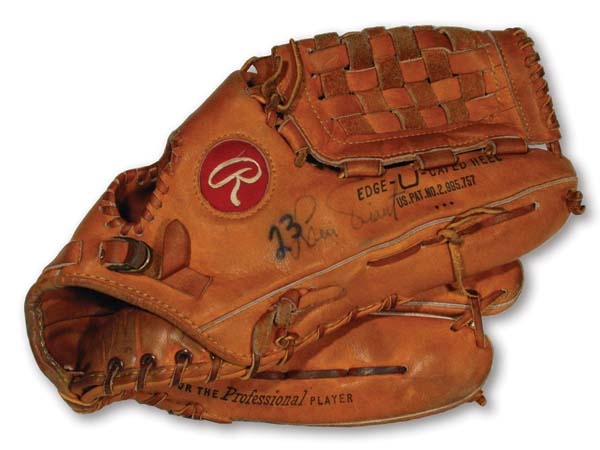 Late 1970's Luis Tiant Game Worn Glove