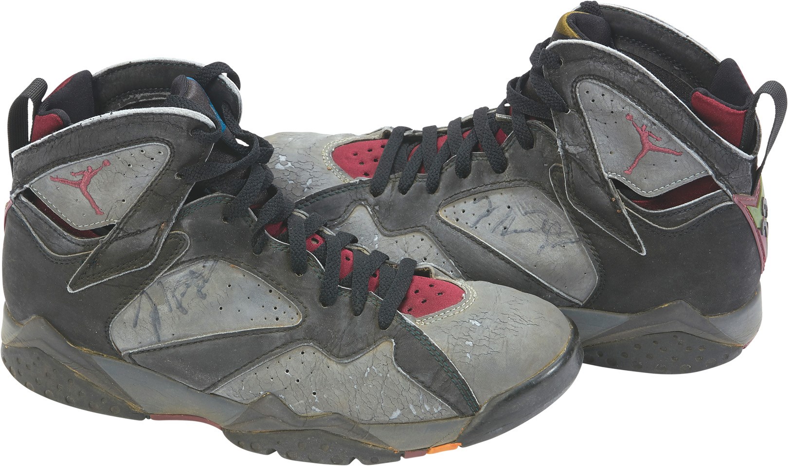 Basketball - 1992 Michael Jordan Signed "Make a Wish" Sneakers w/Exact Proof of Signing (JSA)