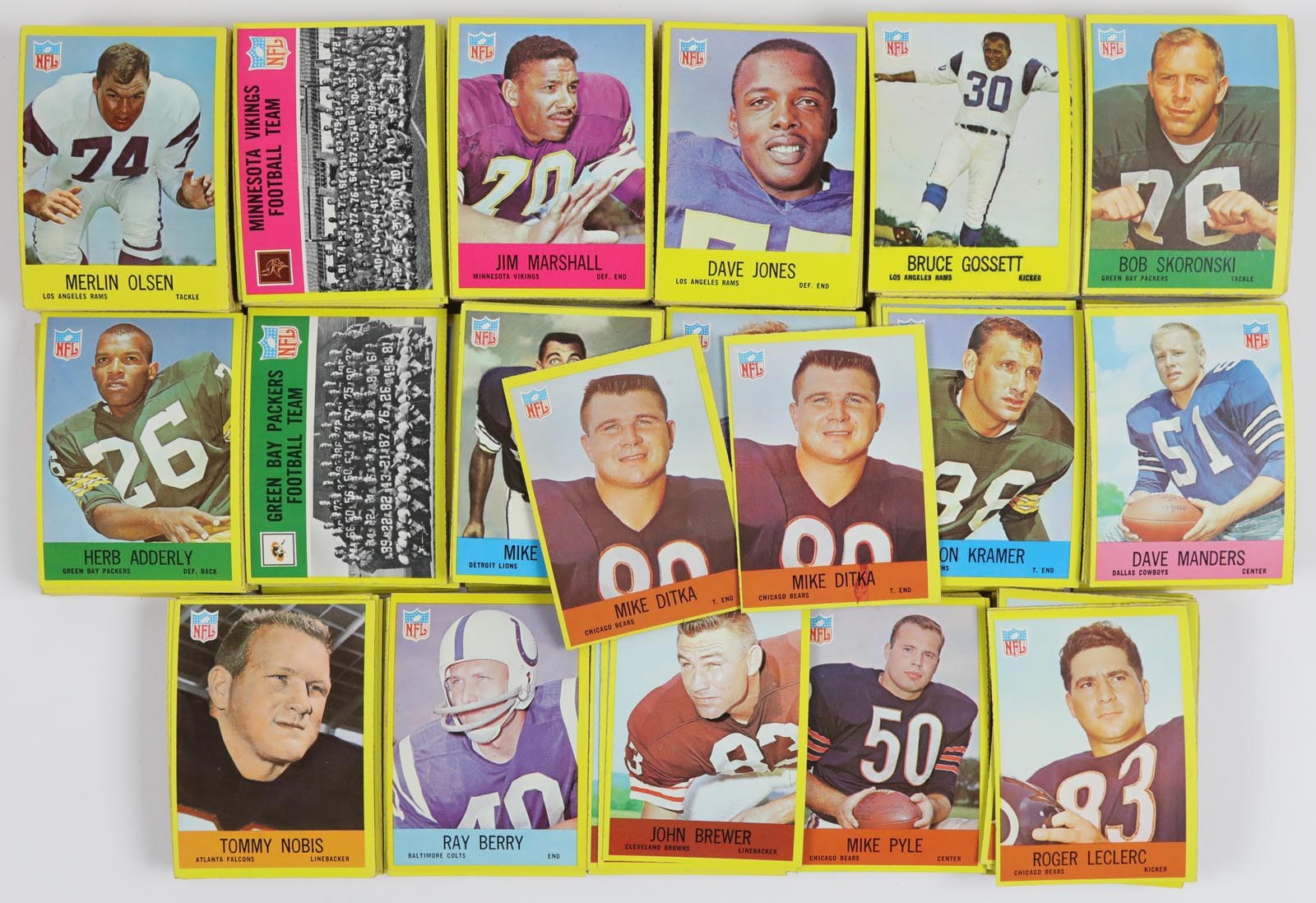 - 1967 Philadelphia Football Card Collection (650+)