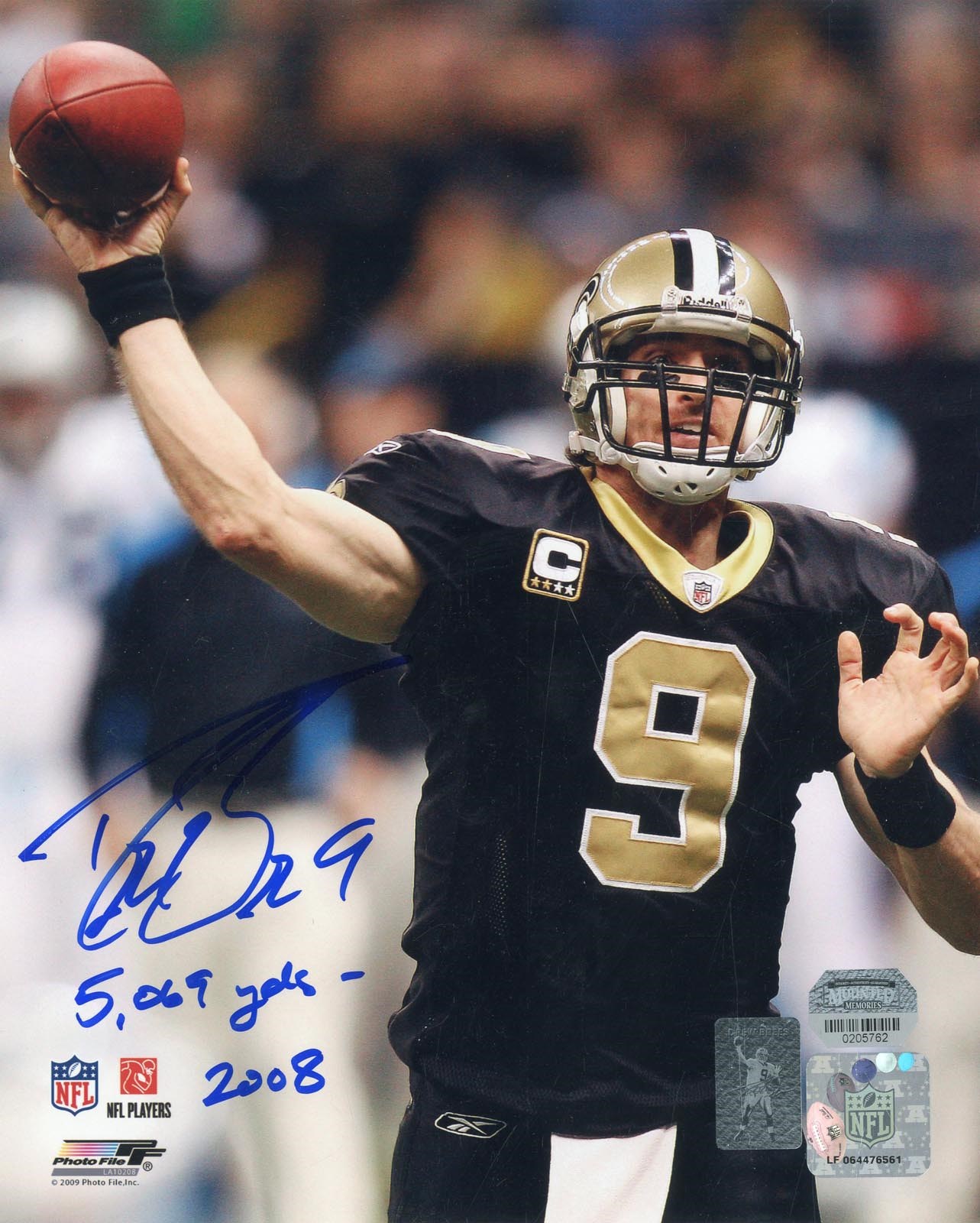 - Drew Brees "5,069 yds - 2008" Signed Inscribed Photo (Brees Holo & Mounted Memories)
