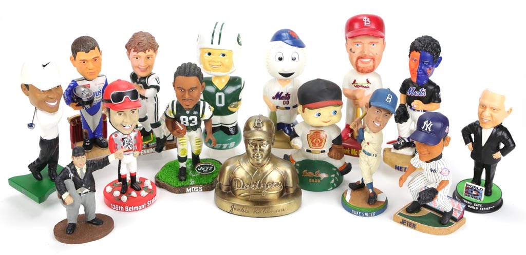 - Instant Multi Sport Bobblehead and Nodder Collection (35)