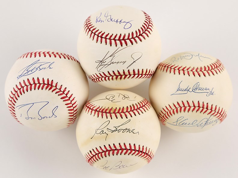 Baseball Autographs - Father and Sons Signed Baseballs with Bonds, Boone, Alomar and Griffey (4)