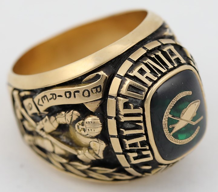 Sports Rings And Awards - C. 1970s. Ivan Boldirev California Golden Seals Team Ring