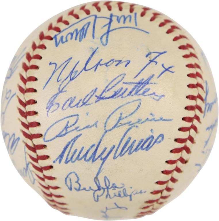 Baseball Autographs - 1959 Chicago White Sox Team Signed Baseball