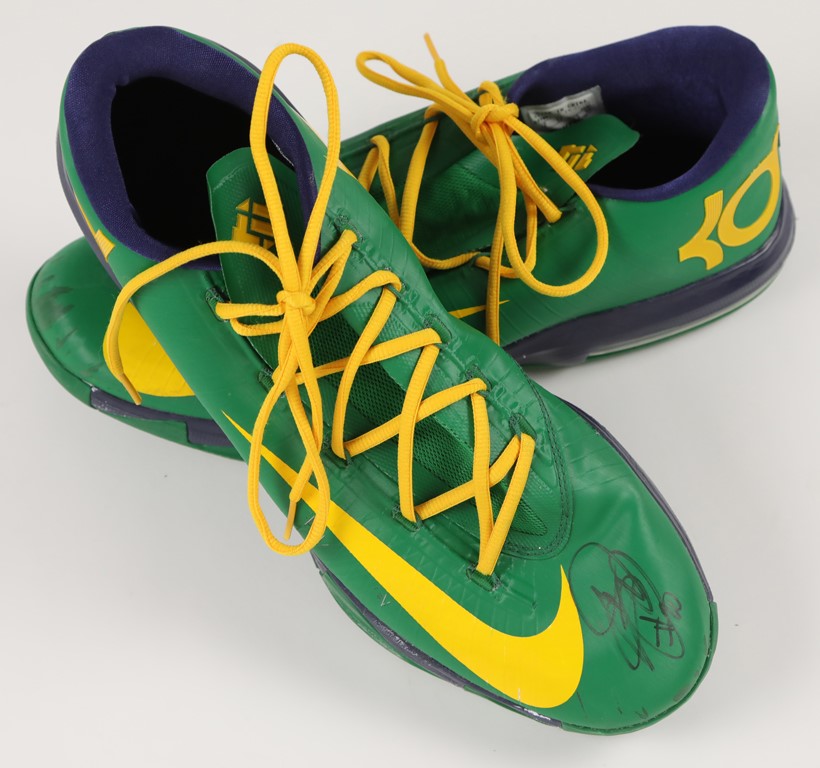 - Gordon Hayward Game Worn and Signed Shoes