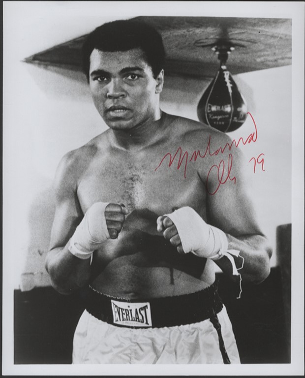 - Fine Collection Boxing Signed Photos w/Vintage Muhammad Ali (34)