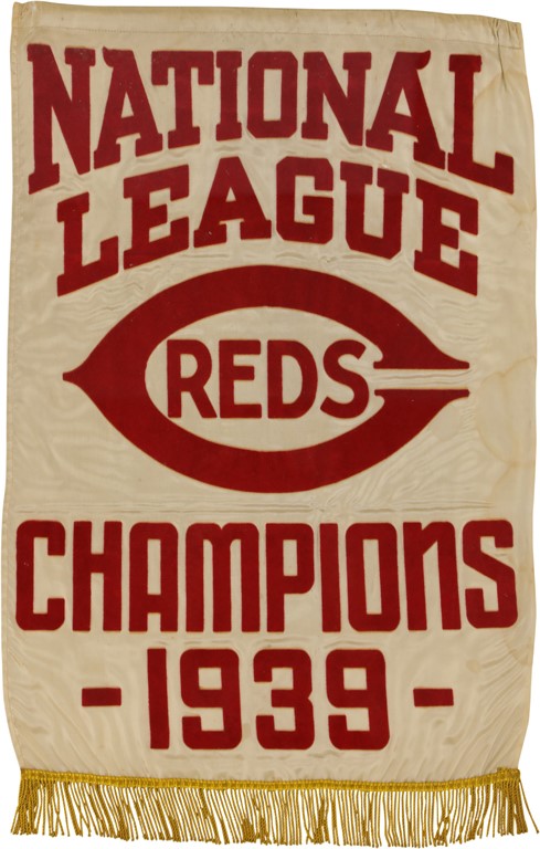 Sold at Auction: 1961 Cincinnati Reds N.L. Champions banner.