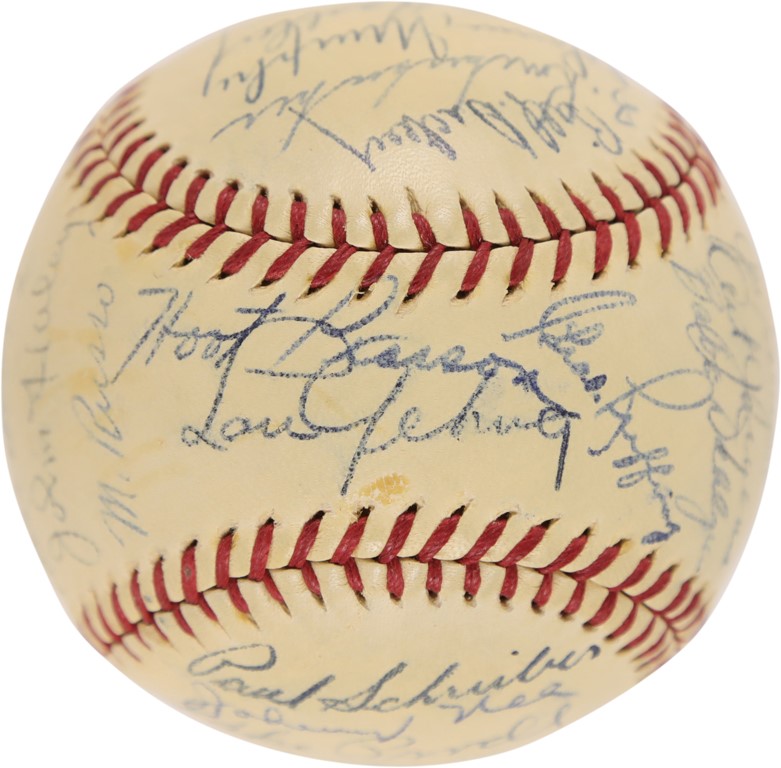 - 1939 World Champion New York Yankees Team Signed Baseball (PSA)