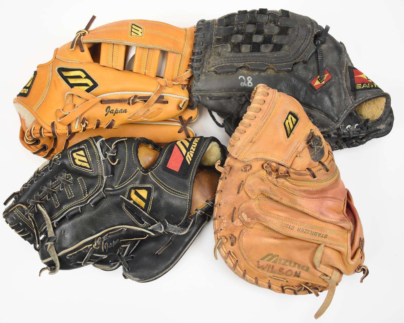 Baseball Equipment - Game Used & Game Issued Cincinnati Reds Gloves From The Bernie Stowe Collection (15)