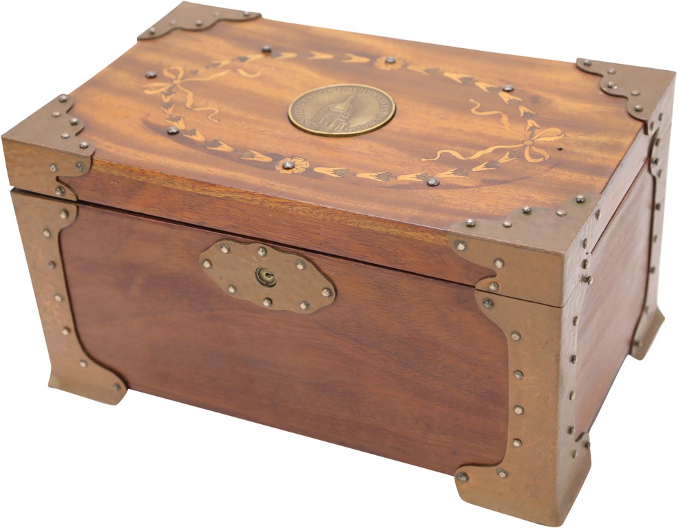 - 1894 Yale Baseball Humidor