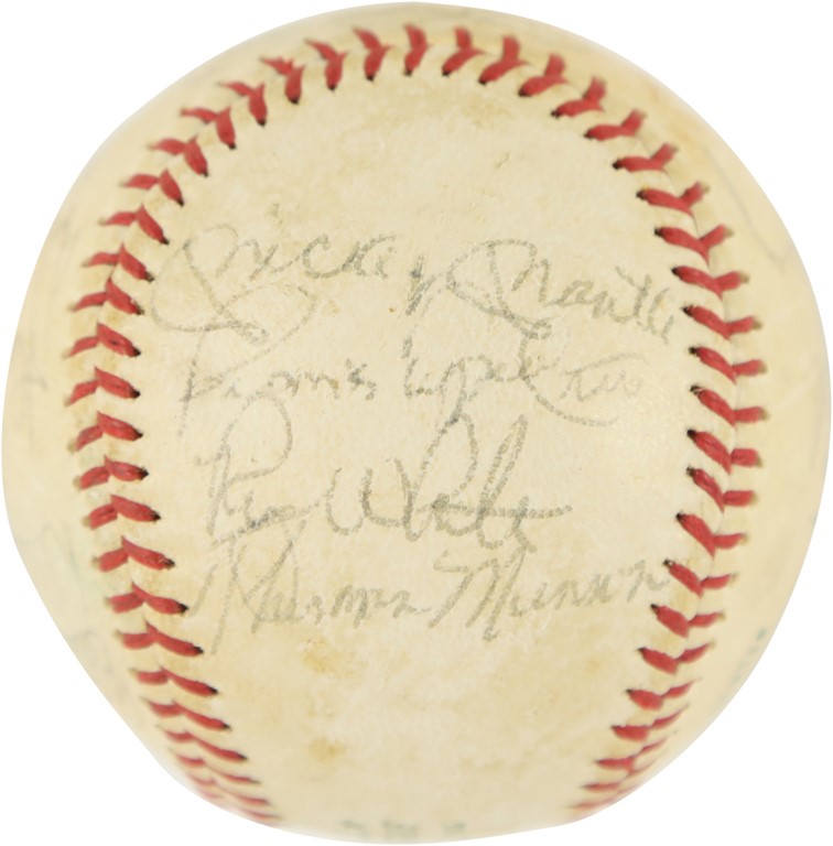 - 1970 New York Yankees Team-Signed Baseball with Mantle & Munson - Photo Proof with Mantle! (PSA)