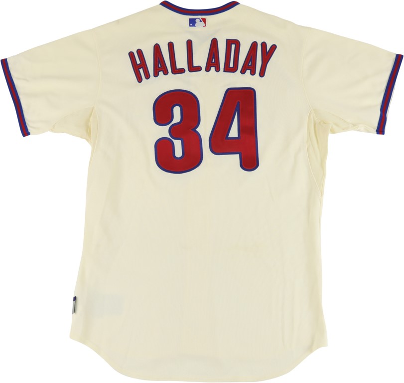 - 2011 Roy Halladay Photo-Matched Philadelphia Phillies Game Worn Jersey - Complete Game Victory! (MLB Auth. & Resolution Photomatching LOA)